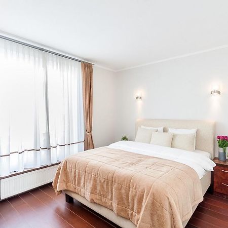Central Apartment In Gedimino Av By Urban Rent Vilna Exterior foto