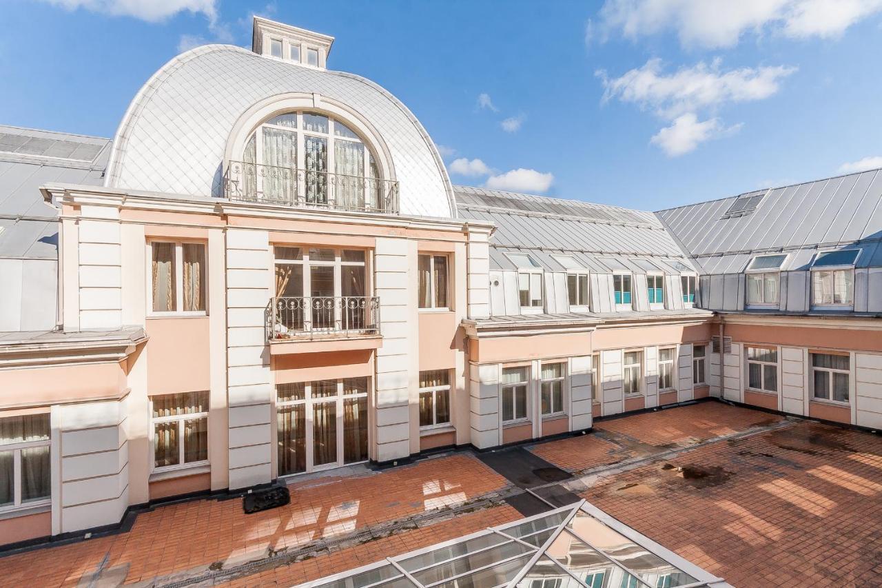 Central Apartment In Gedimino Av By Urban Rent Vilna Exterior foto